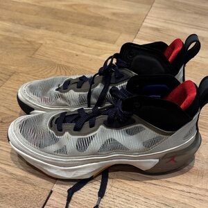 Jordan 37 boys size 7